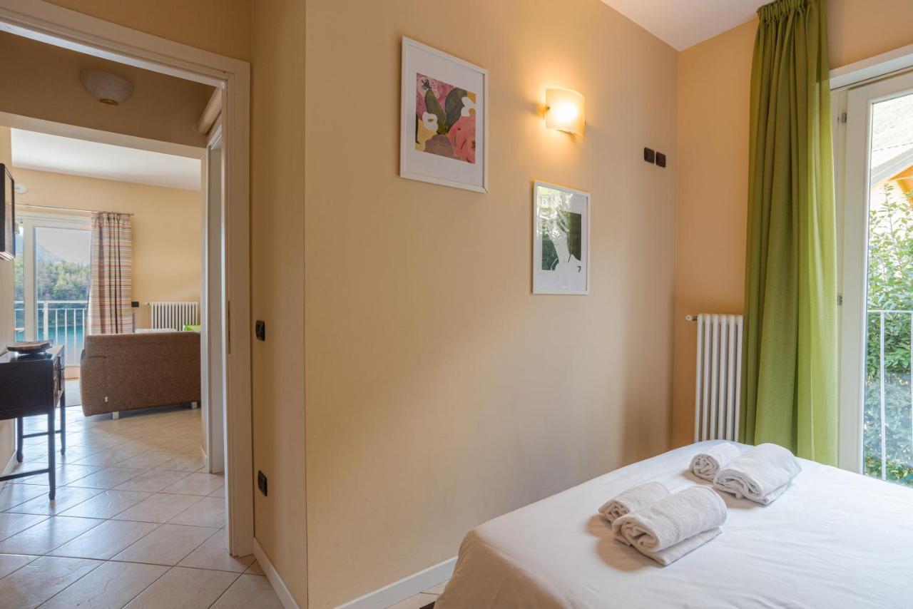 Lake Como Apartment With Balcony And Private Parking オッスッチョ エクステリア 写真