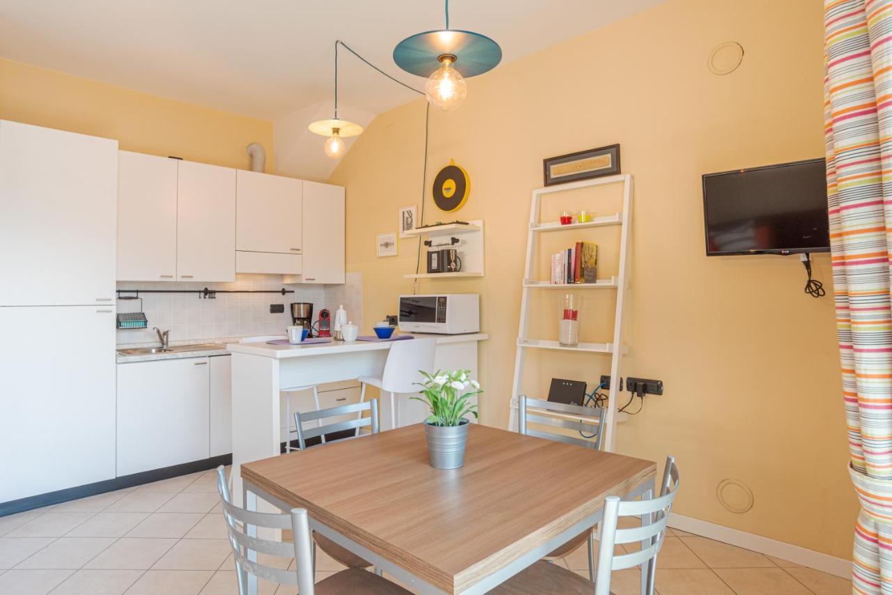 Lake Como Apartment With Balcony And Private Parking オッスッチョ エクステリア 写真
