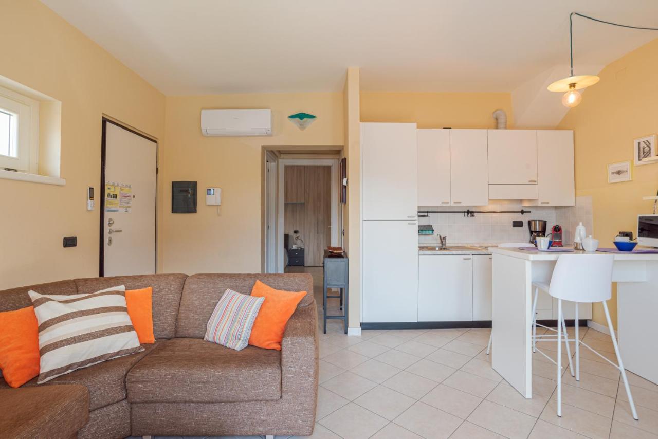 Lake Como Apartment With Balcony And Private Parking オッスッチョ エクステリア 写真