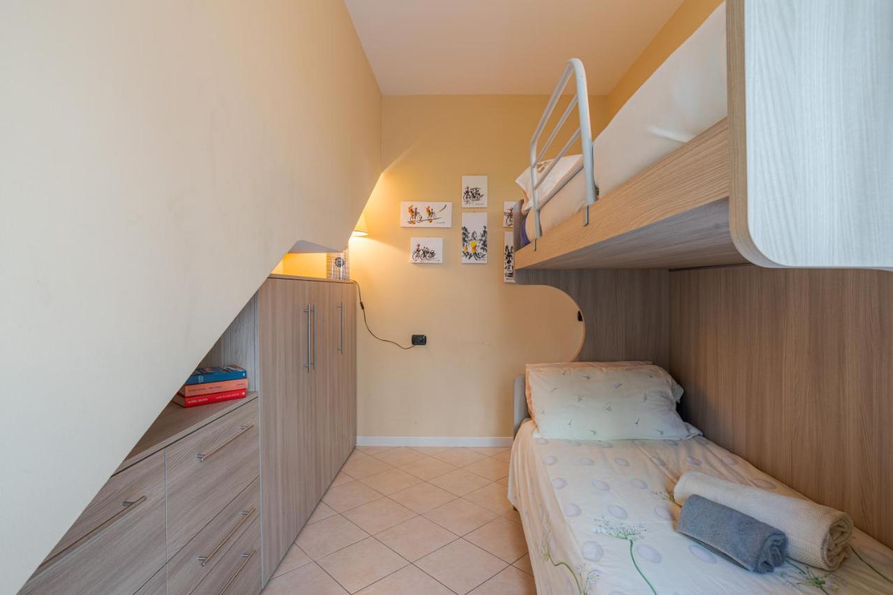 Lake Como Apartment With Balcony And Private Parking オッスッチョ エクステリア 写真